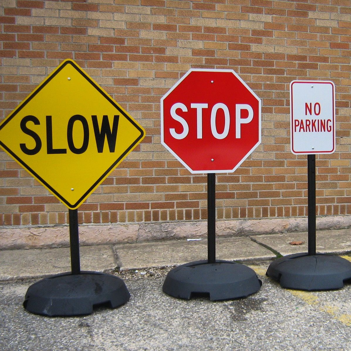 Traffic & Street Signs